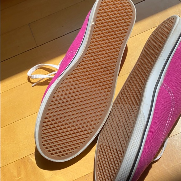 Never worn out magenta vans - Picture 3 of 3